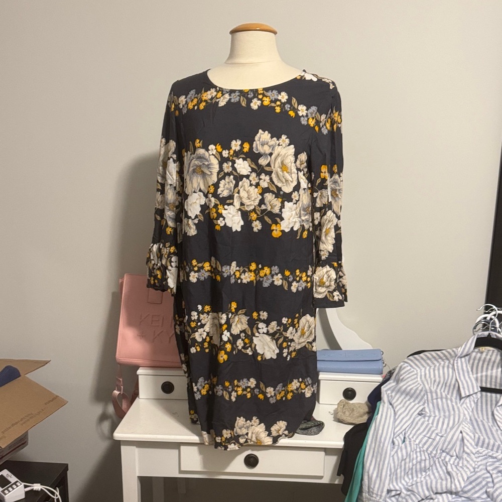 💜Old Navy Black Floral Long Sleeve Dress